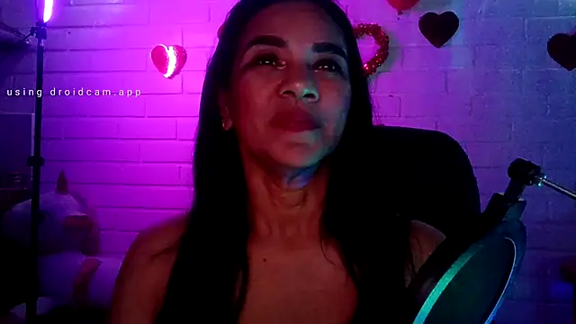 MiiaVelasquez online show from February 12, 2026, 4:23 am