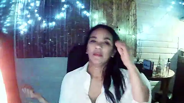 Snapshot of MiiaVelasquez chatting on December 3, 2025, 4:13 am MiiaVelasquez online show from December 3, 2025, 4:13 am