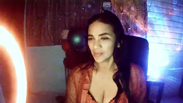 MiiaVelasquez online show from December 20, 2025, 4:37 am