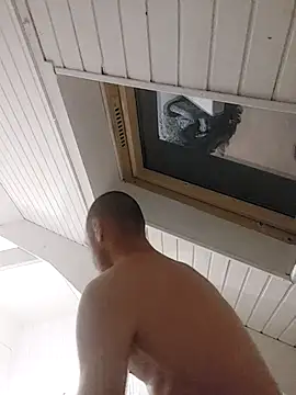 Snapshot of Hahahhdsj112 chatting on October 11, 2025, 8:10 pm Hahahhdsj112 online show from October 11, 2025, 8:10 pm