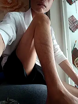 boyhi199x online show from November 5, 2025, 8:06 am