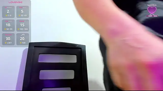 Snapshot of woman_rosse chatting on October 1, 2025, 3:00 am woman rosse online show from October 1, 2025, 3:00 am