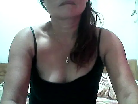 nathalie0045 online show from September 22, 2025, 8:04 pm