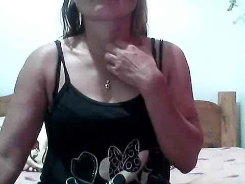 nathalie0045 online show from October 3, 2025, 9:27 pm