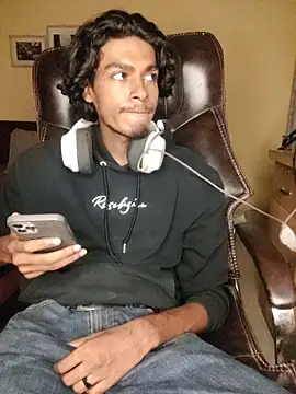 thecatfish online show from November 12, 2025, 1:59 pm