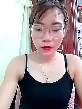 MyMy08 online show from December 3, 2025, 12:26 pm