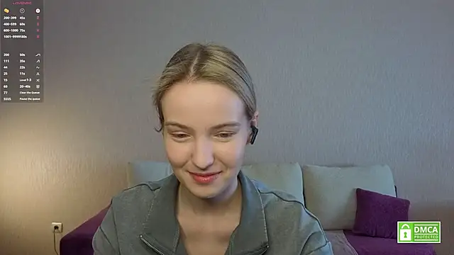 HongTomczak online show from June 30, 2026, 6:35 am