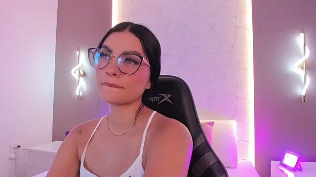 emily tolson online show from March 23, 2026, 1:33 pm