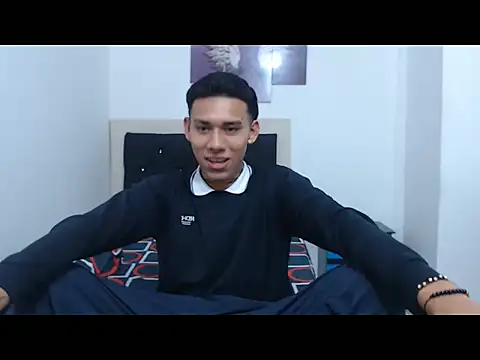 sebasbight online show from September 12, 2025, 8:41 pm