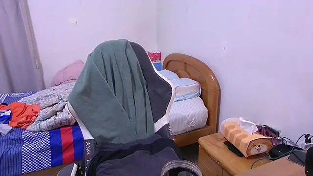 iron0401 online show from February 27, 2026, 4:07 pm