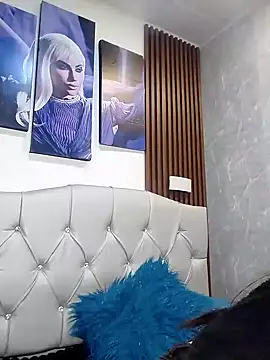 Sophi Thaylorr online show from October 8, 2025, 1:34 pm