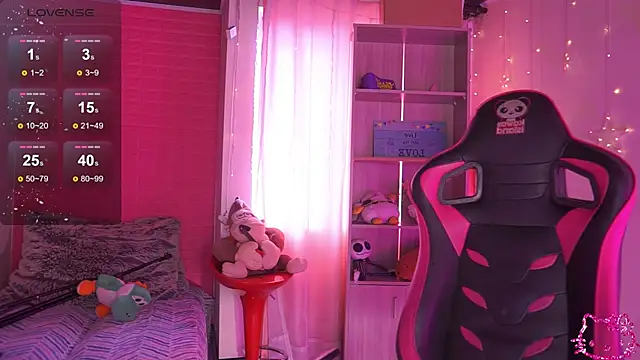  chloe moons  online show from February 26, 2026, 9:04 pm