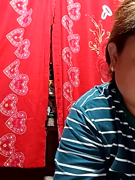 Snapshot of Weng_31 chatting on October 3, 2025, 9:05 pm Weng 31 online show from October 3, 2025, 9:05 pm