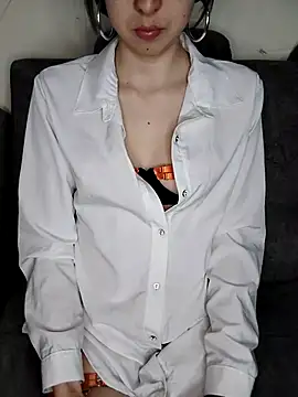 AnnieSparkle online show from September 10, 2025, 12:20 am