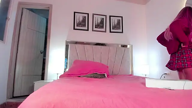 Snapshot of FuckingYoungs chatting on November 11, 2025, 2:28 am FuckingYoungs online show from November 11, 2025, 2:28 am