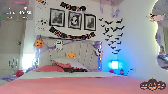 Snapshot of FuckingYoungs chatting on October 28, 2025, 2:01 am FuckingYoungs online show from October 28, 2025, 2:01 am