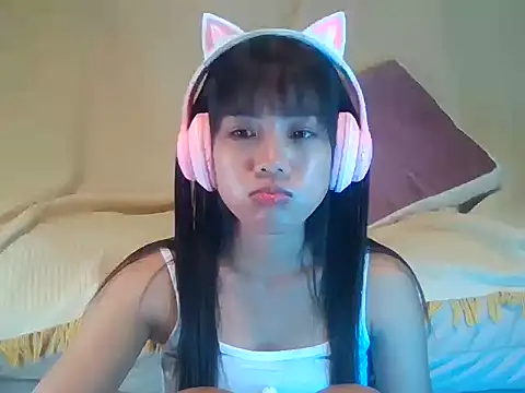 Snapshot of AnnewithanE chatting on September 22, 2025, 4:29 am AnnewithanE online show from September 22, 2025, 4:29 am