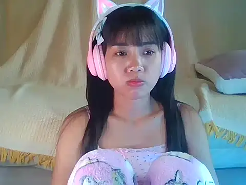 Snapshot of AnnewithanE chatting on September 24, 2025, 8:10 am AnnewithanE online show from September 24, 2025, 8:10 am