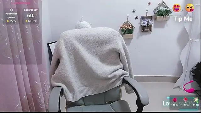 Abb-qiaoyi online show from November 21, 2025, 8:52 pm