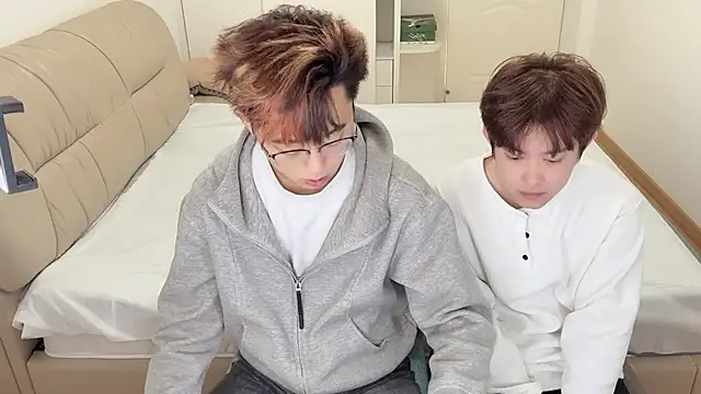 STxuguanhan online show from November 30, 2025, 6:14 am