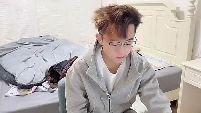 STxuguanhan online show from November 26, 2025, 9:20 am