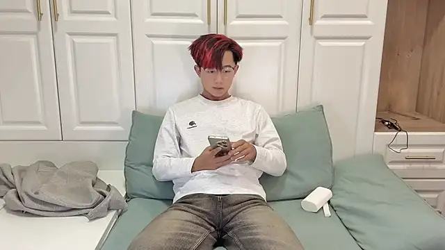 STxuguanhan online show from October 25, 2025, 6:12 am