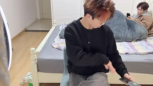 STxuguanhan online show from November 18, 2025, 11:57 am