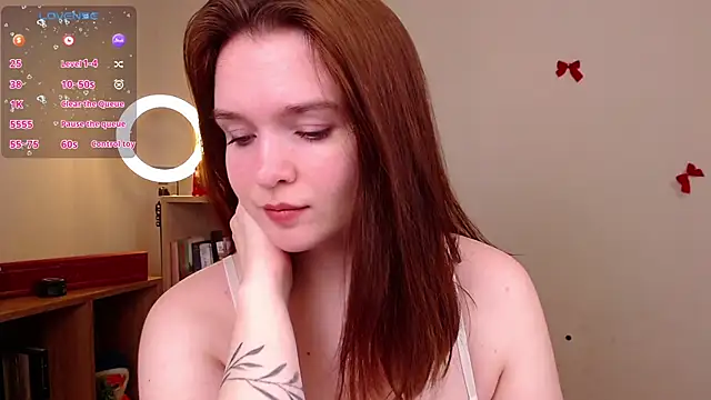 Snapshot of EvaJackson111 chatting on December 15, 2025, 2:12 pm EvaJackson111 online show from December 15, 2025, 2:12 pm