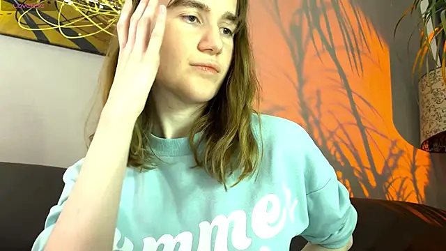 velina   online show from September 25, 2025, 7:53 pm