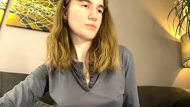 velina   online show from November 21, 2025, 6:51 pm