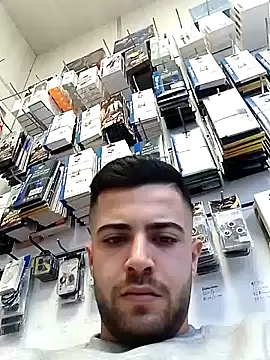 Snapshot of Ozi1910 chatting on November 26, 2025, 8:42 pm Ozi1910 online show from November 26, 2025, 8:42 pm