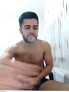 Snapshot of Ozi1910 chatting on September 19, 2025, 6:56 pm Ozi1910 online show from September 19, 2025, 6:56 pm