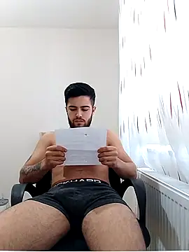 Snapshot of Ozi1910 chatting on September 22, 2025, 9:26 am Ozi1910 online show from September 22, 2025, 9:26 am