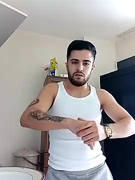 Snapshot of Ozi1910 chatting on September 15, 2025, 10:59 am Ozi1910 online show from September 15, 2025, 10:59 am