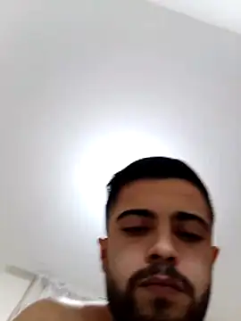 Snapshot of Ozi1910 chatting on October 15, 2025, 6:16 pm Ozi1910 online show from October 15, 2025, 6:16 pm