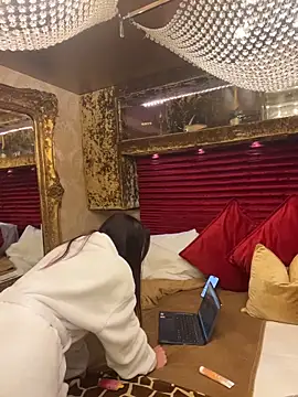 Snapshot of 69sexylife chatting on December 17, 2025, 4:45 pm 69sexylife online show from December 17, 2025, 4:45 pm