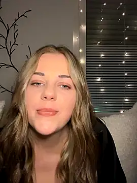 Snapshot of ItsLxsa chatting on September 26, 2025, 9:43 pm ItsLxsa online show from September 26, 2025, 9:43 pm