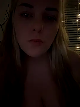 Snapshot of ItsLxsa chatting on November 2, 2025, 10:48 pm ItsLxsa online show from November 2, 2025, 10:48 pm