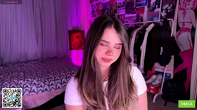 PinkiRay online show from October 19, 2025, 5:16 pm