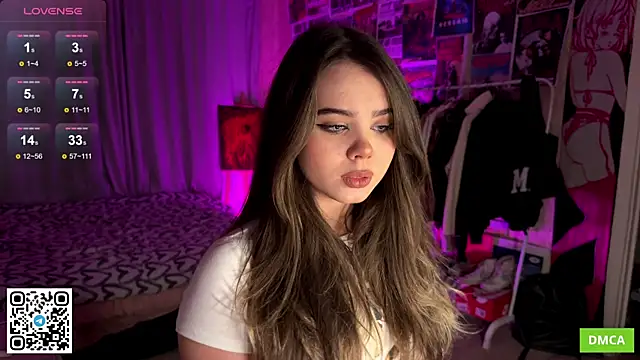 PinkiRay online show from October 18, 2025, 5:26 pm
