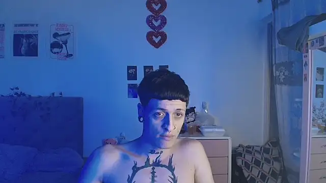 Snapshot of 2cyboy_ chatting on September 23, 2025, 8:27 pm 2cyboy online show from September 23, 2025, 8:27 pm