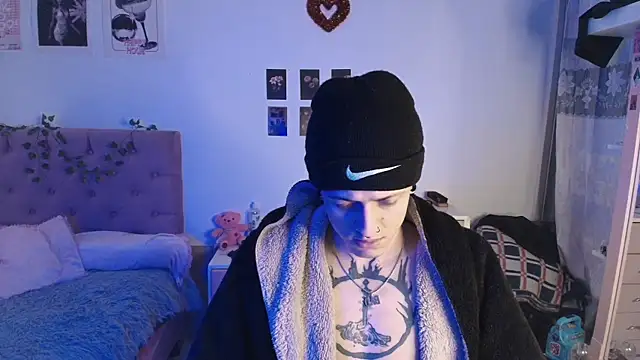 Snapshot of 2cyboy_ chatting on October 6, 2025, 8:20 pm 2cyboy online show from October 6, 2025, 8:20 pm