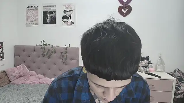 Snapshot of 2cyboy_ chatting on September 18, 2025, 9:40 pm 2cyboy online show from September 18, 2025, 9:40 pm