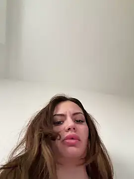 prettylittlefooxy online show from April 7, 2026, 4:09 pm