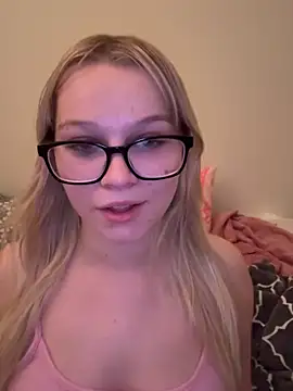 xoxokayy18 online show from September 11, 2025, 3:39 am