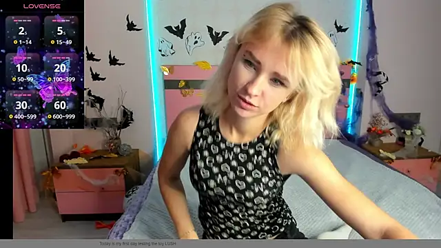 Snapshot of MeryMidnight chatting on October 21, 2025, 5:40 am MeryMidnight online show from October 21, 2025, 5:40 am