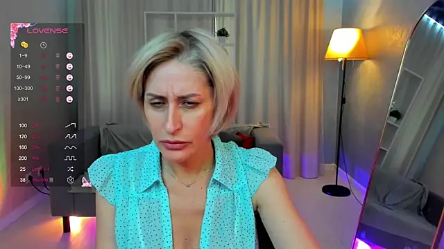 Snapshot of PamellaMurphy chatting on October 27, 2025, 8:15 am PamellaMurphy online show from October 27, 2025, 8:15 am