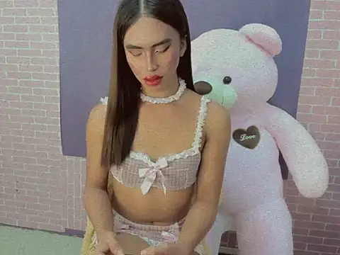 secretmiller  online show from December 3, 2025, 4:06 pm