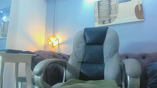 Snapshot of Eross_Santy chatting on June 28, 2026, 4:24 pm Eross Santy online show from June 28, 2026, 4:24 pm