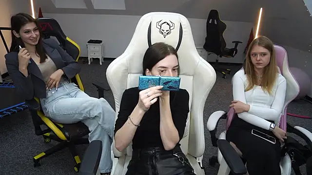 Snapshot of _Lili_054 chatting on October 7, 2025, 10:38 am  Lili 054 online show from October 7, 2025, 10:38 am